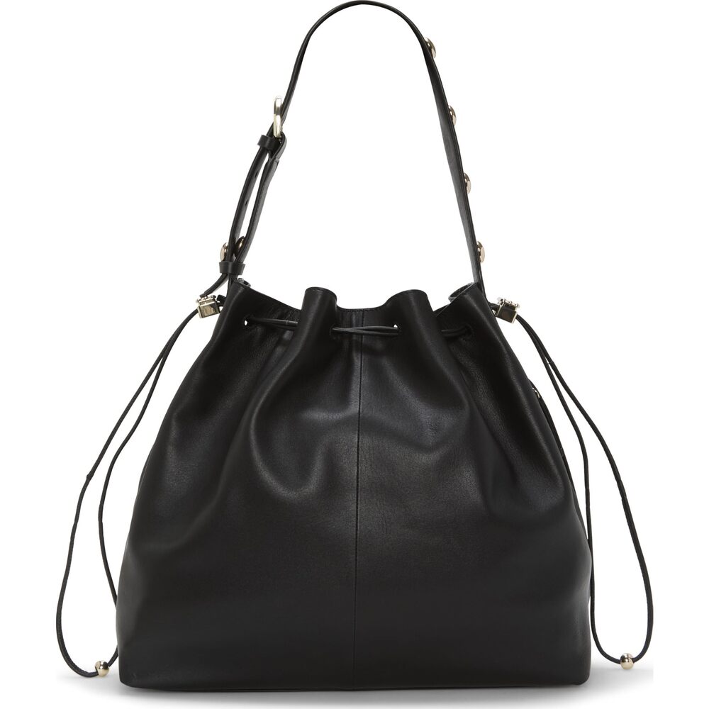1870 Pippa, Black